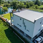 Summer Вилла Бихач