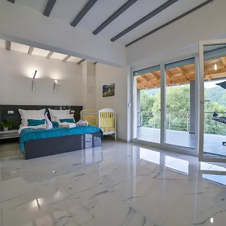Summer Villa *