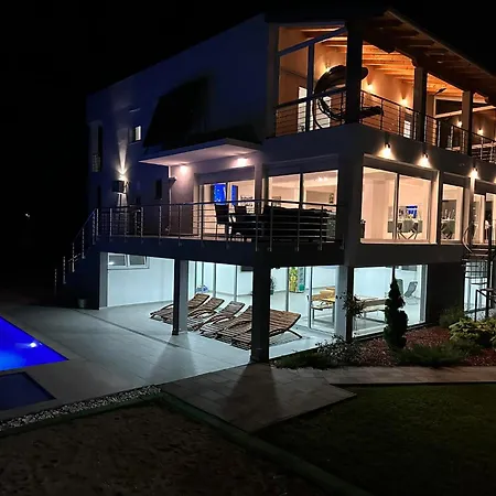 Villa Summer